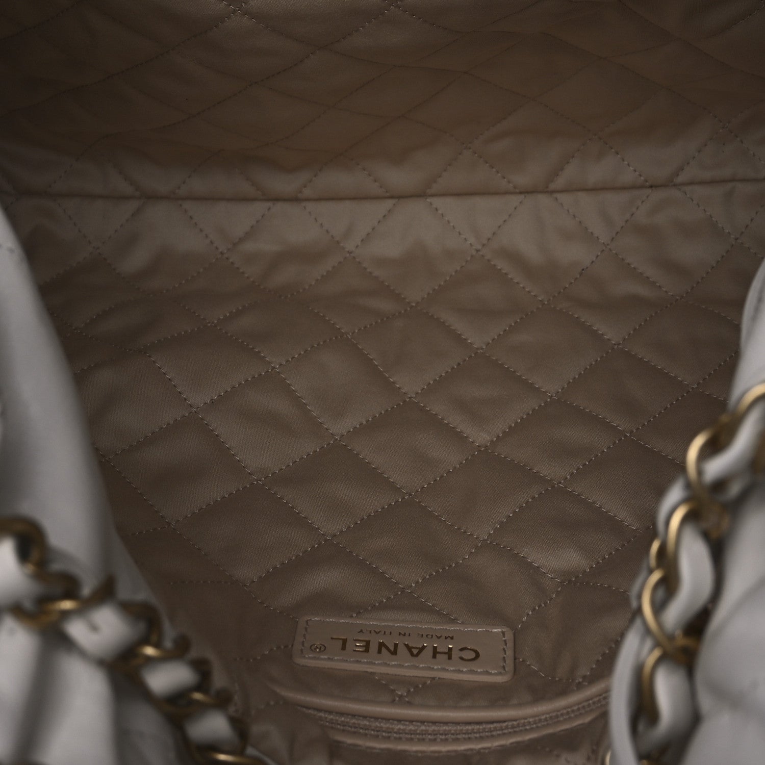 Chanel Shiny Calfskin Quilted Chanel 22 White 6 of 12