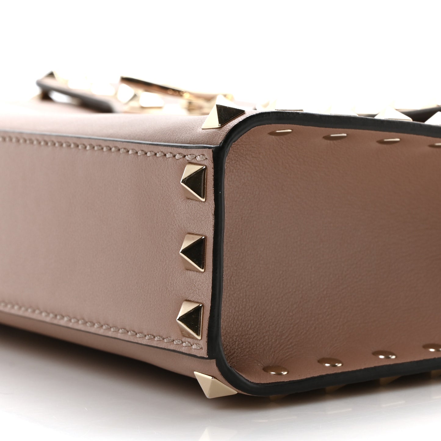 Vitello Medium Rockstud Flip Lock Crossbody Bag Poudre