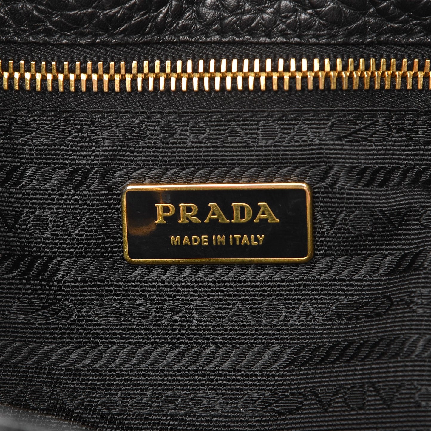 Vitello Daino Drawstring Bucket Nero Black