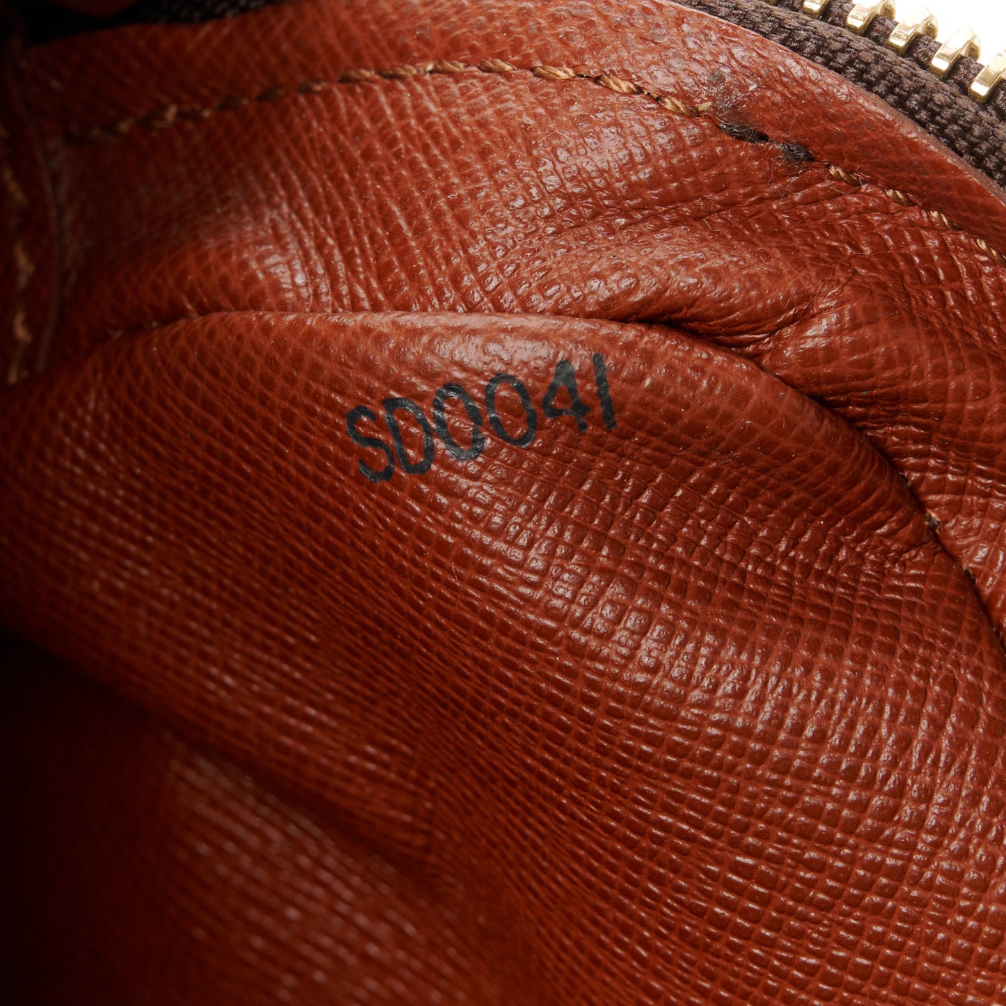 Monogram Amazone