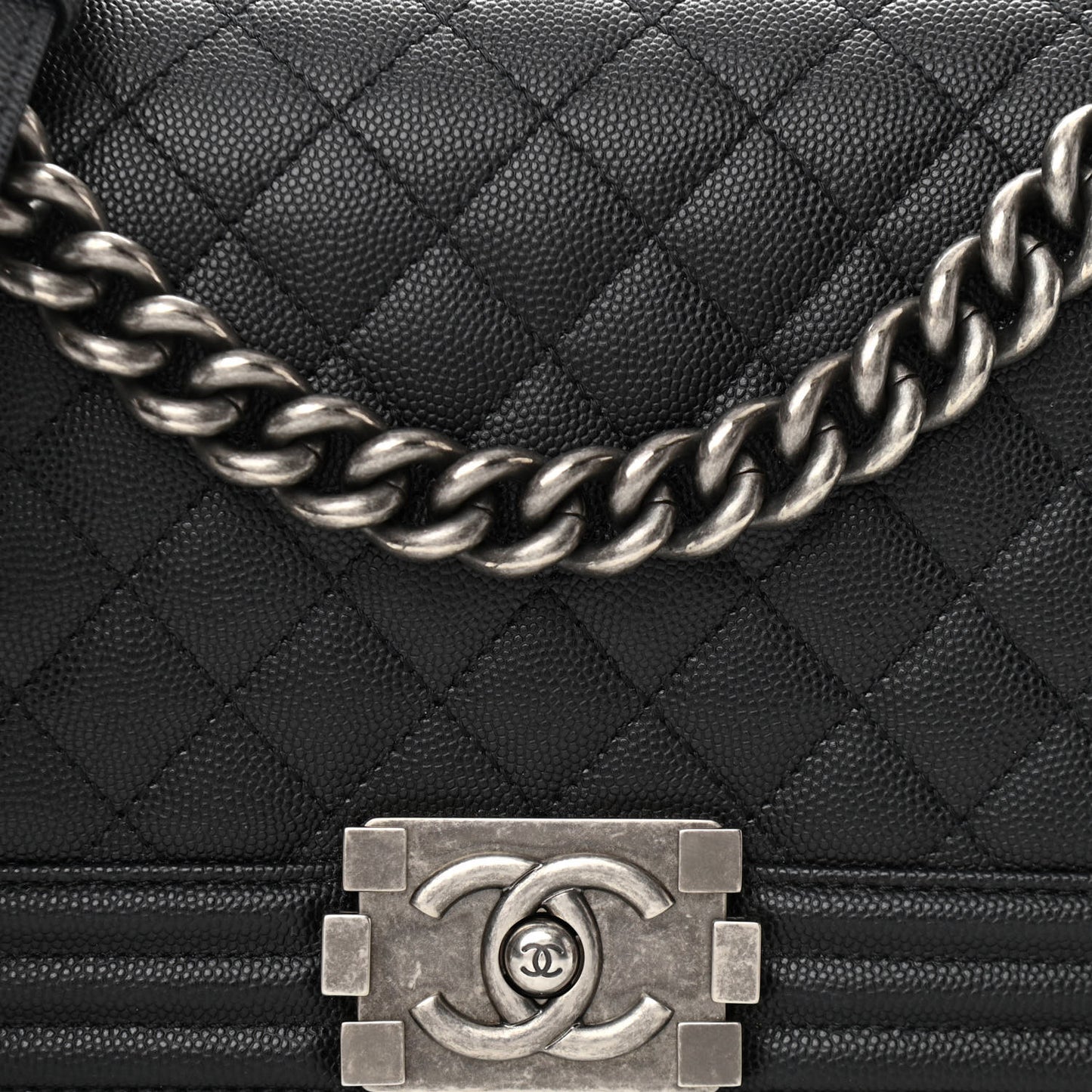 Caviar Quilted Medium Boy Flap Black