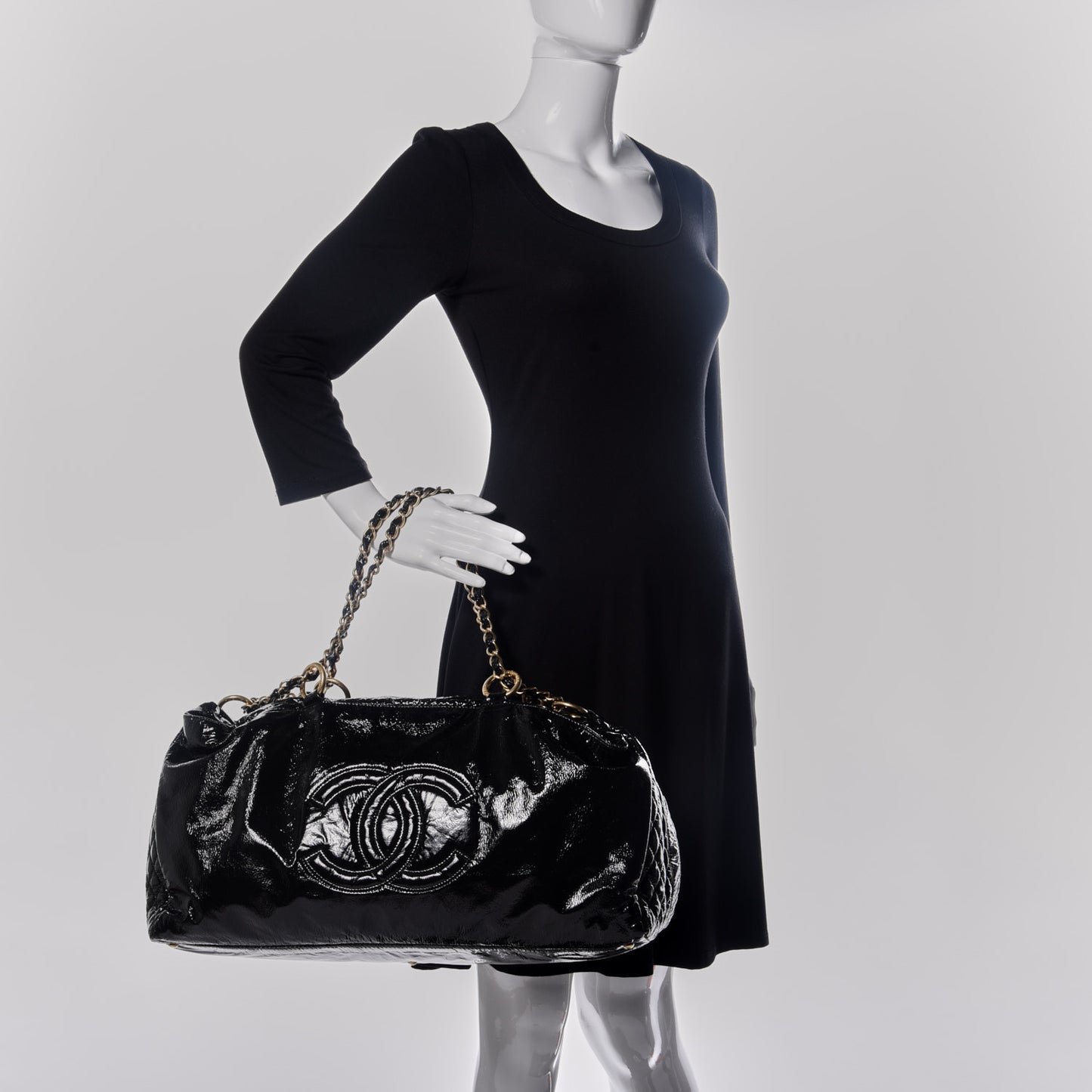 Vinyl Rock and Chain Bowler Black
