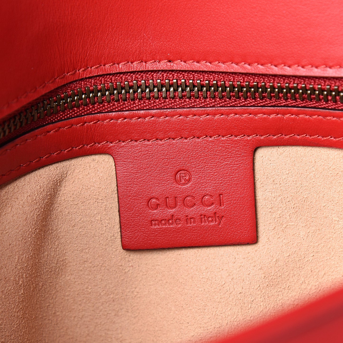 Calfskin Matelasse Small GG Marmont Shoulder Bag Hibiscus Red
