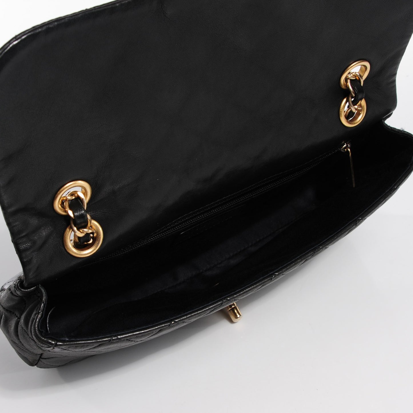 Lambskin Quilted Cruise Charm Medium Single Flap Black