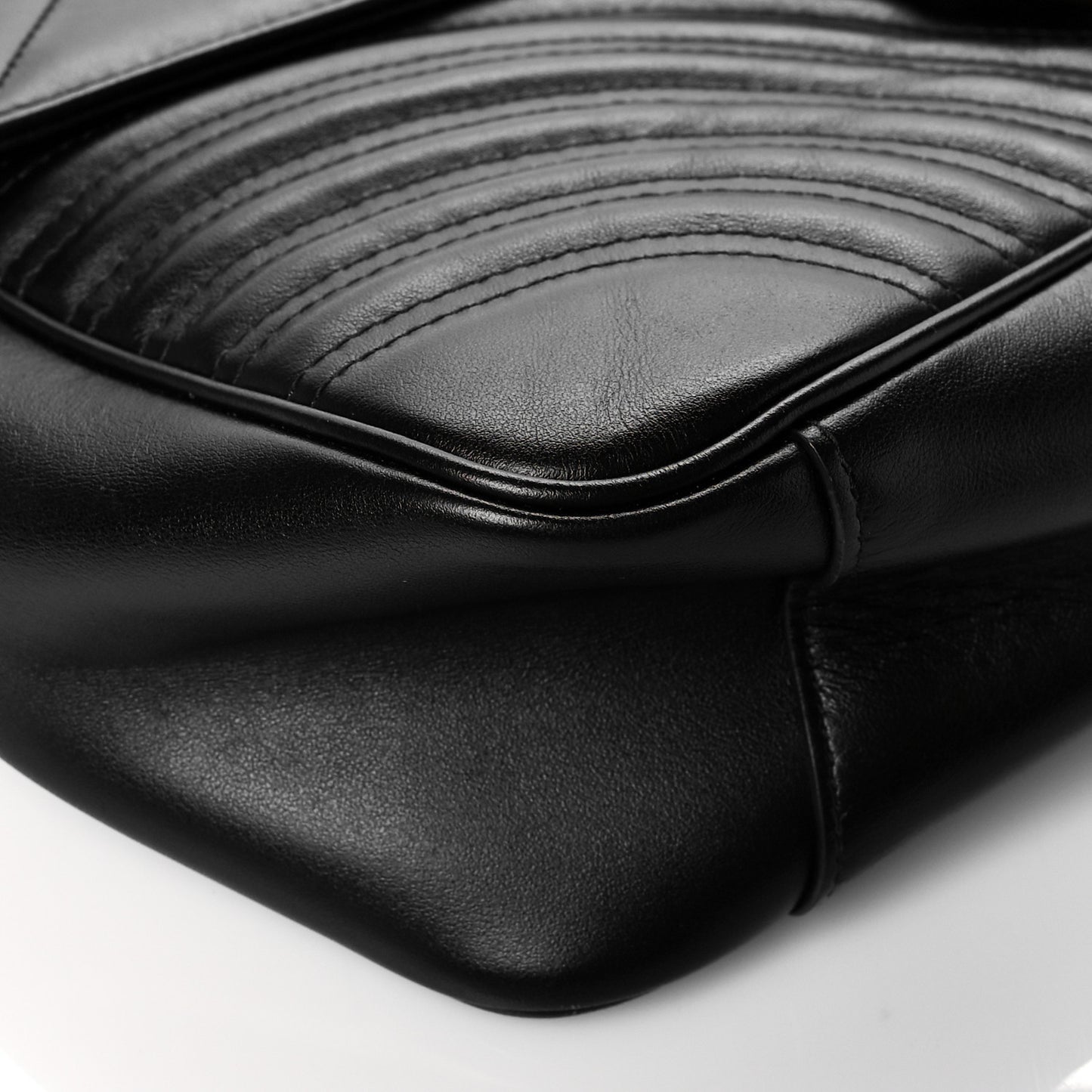 Calfskin Matelasse Large GG Marmont Shoulder Bag Black