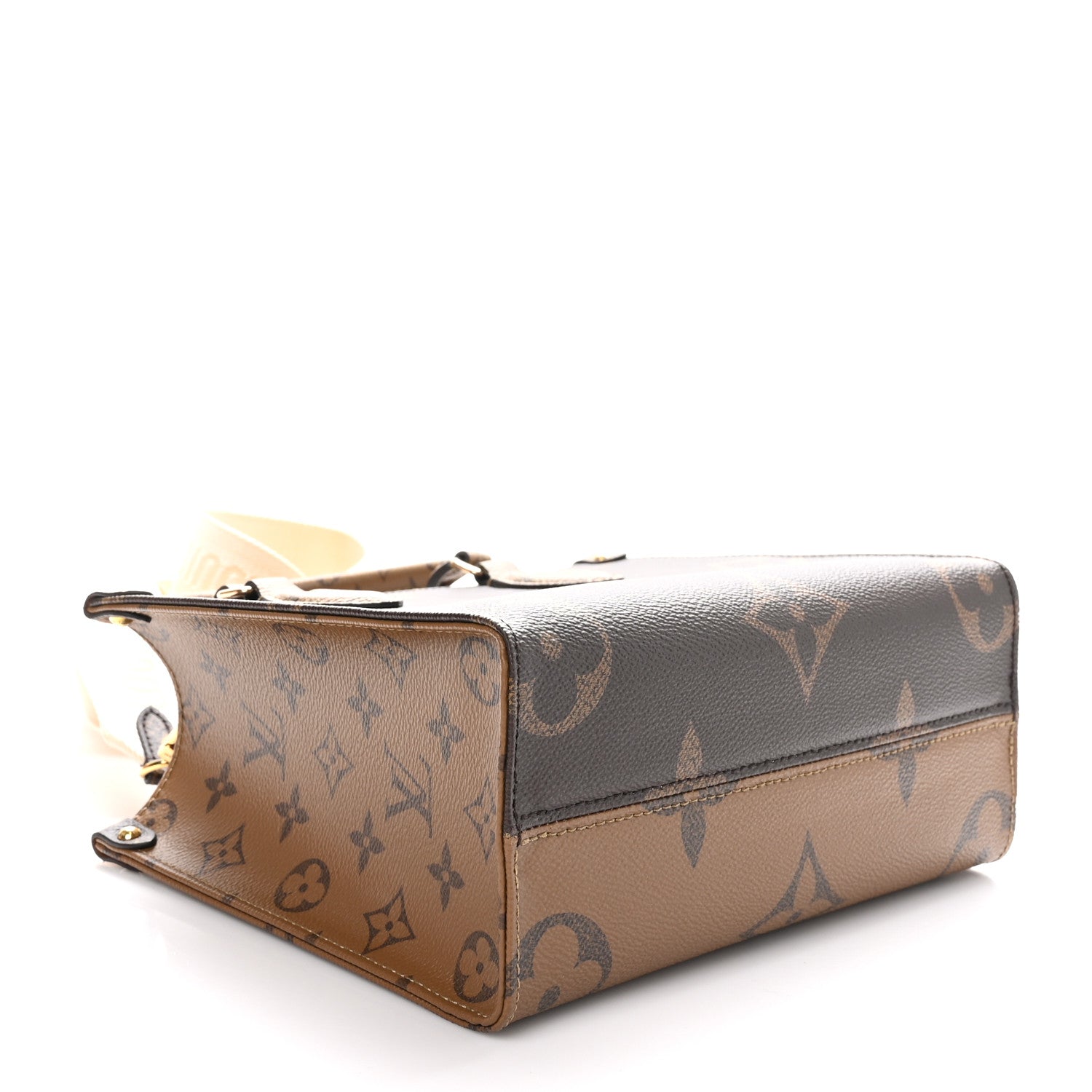 Louis Vuitton Reverse Monogram Giant Onthego PM 4 of 9