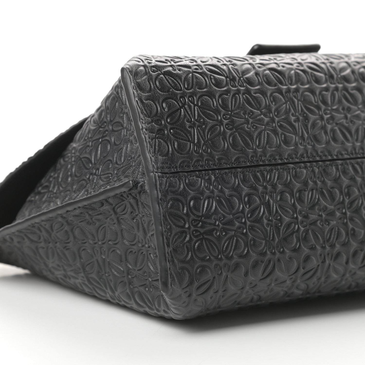 Loewe Goatskin Embossed Avenue Shoulder Bag Black 8 of 11
