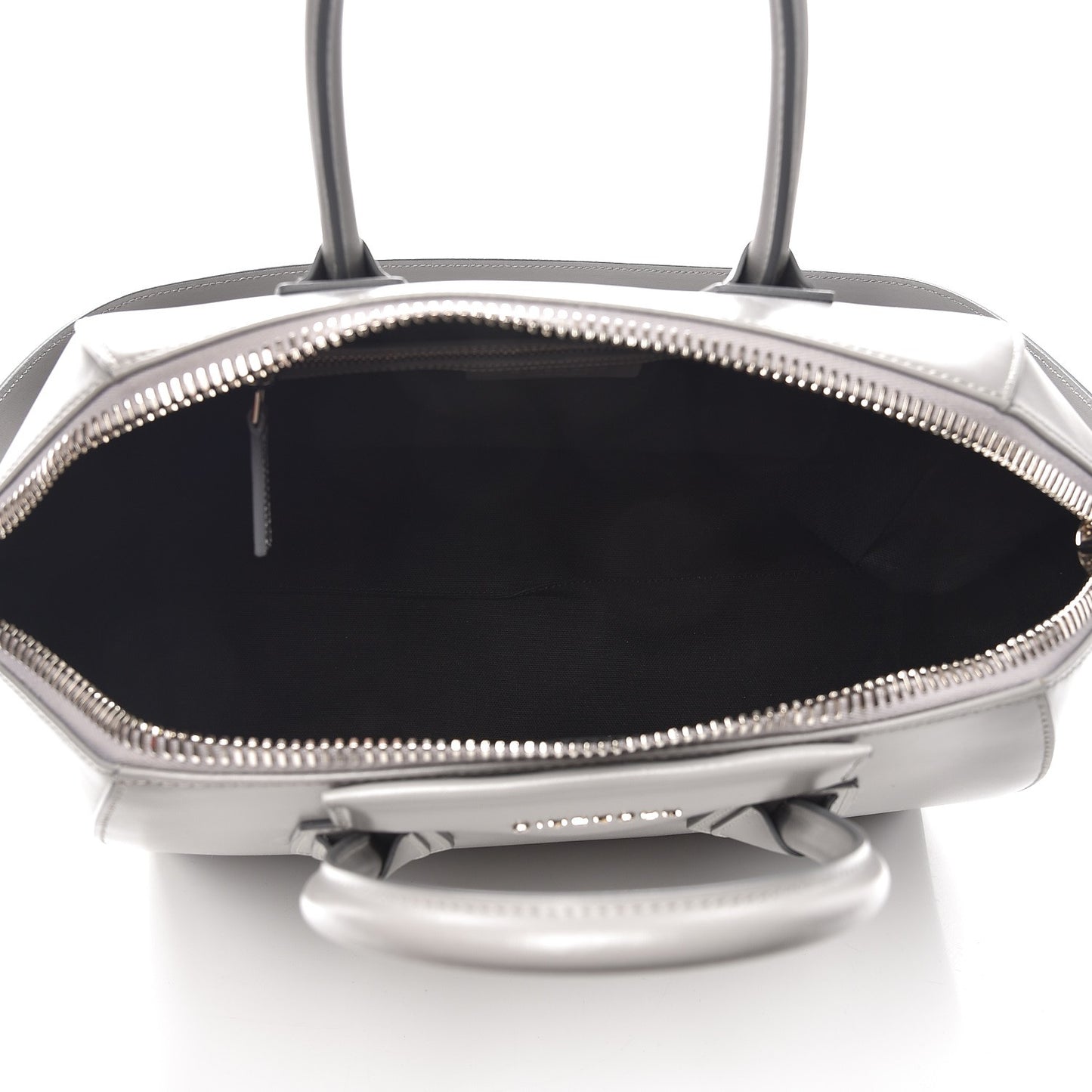 Shiny Lord Calfskin Medium Antigona Pearl Grey