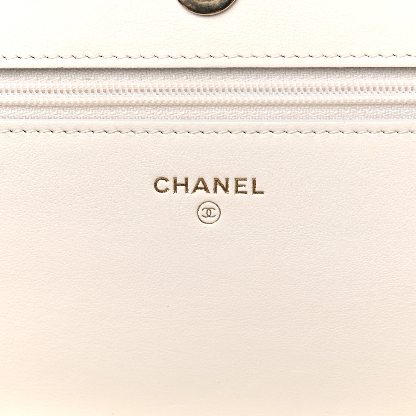 Aged Calfskin Chevron Wallet On Chain WOC White