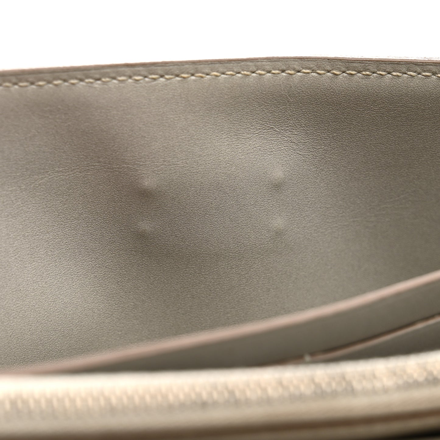 Box Guilloche Kelly Longue Wallet Gris Perle