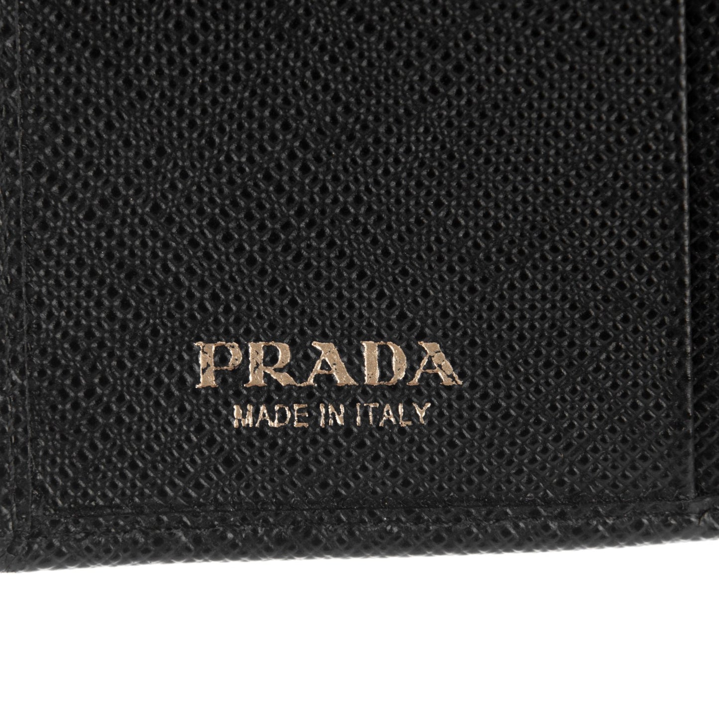 Saffiano Compact Metal Bar Flap Wallet Nero Black