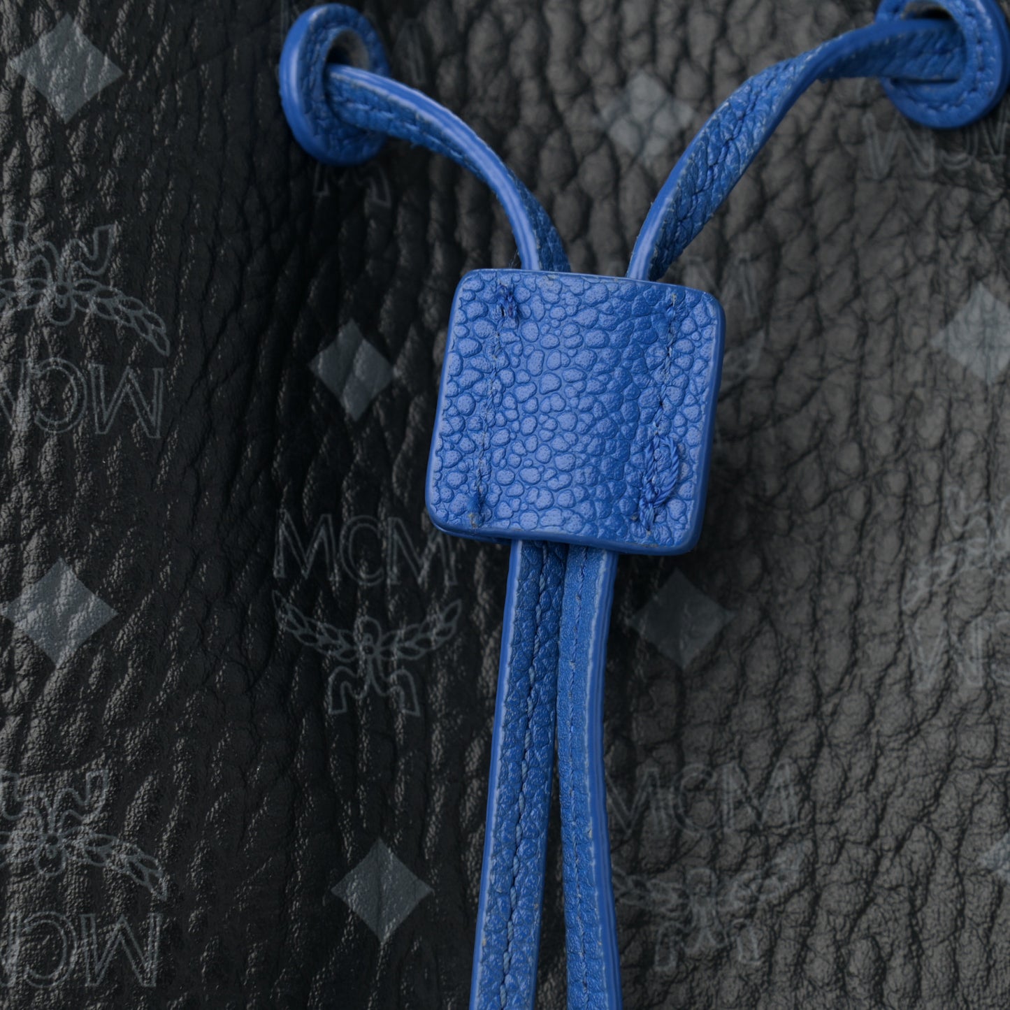 Visetos Kira Drawstring Bag Black Blue