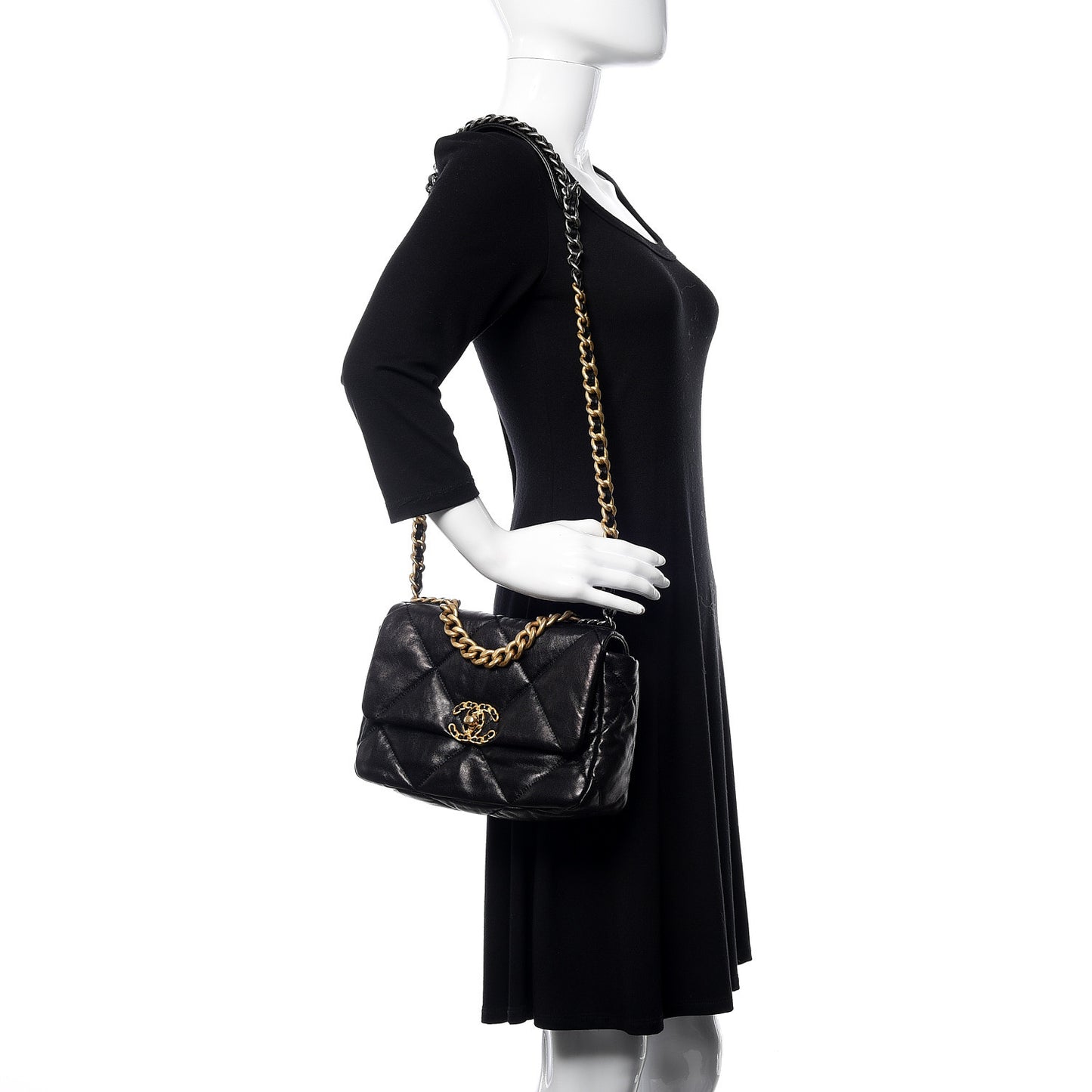 Lambskin Quilted Medium 19 Flap Black