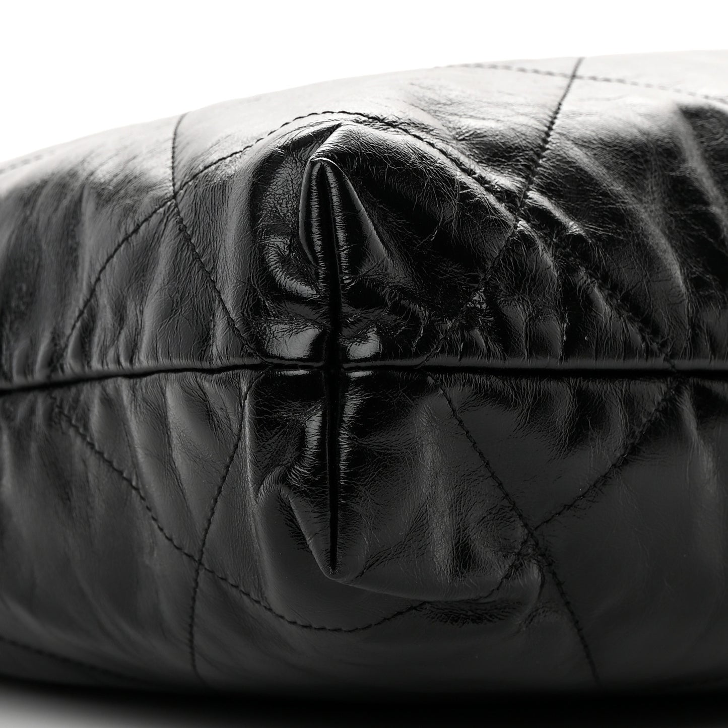 Shiny Calfskin Quilted Chanel 22 Black