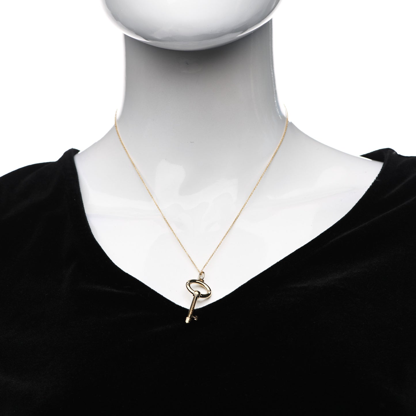 18K Yellow Gold Small Oval Key Pendant Necklace