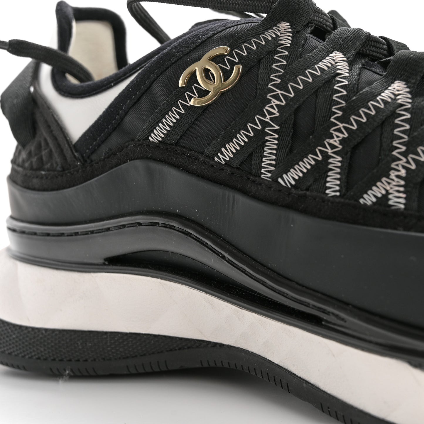 Mixed Fibers Suede Calfskin CC Sneakers 40 White Black