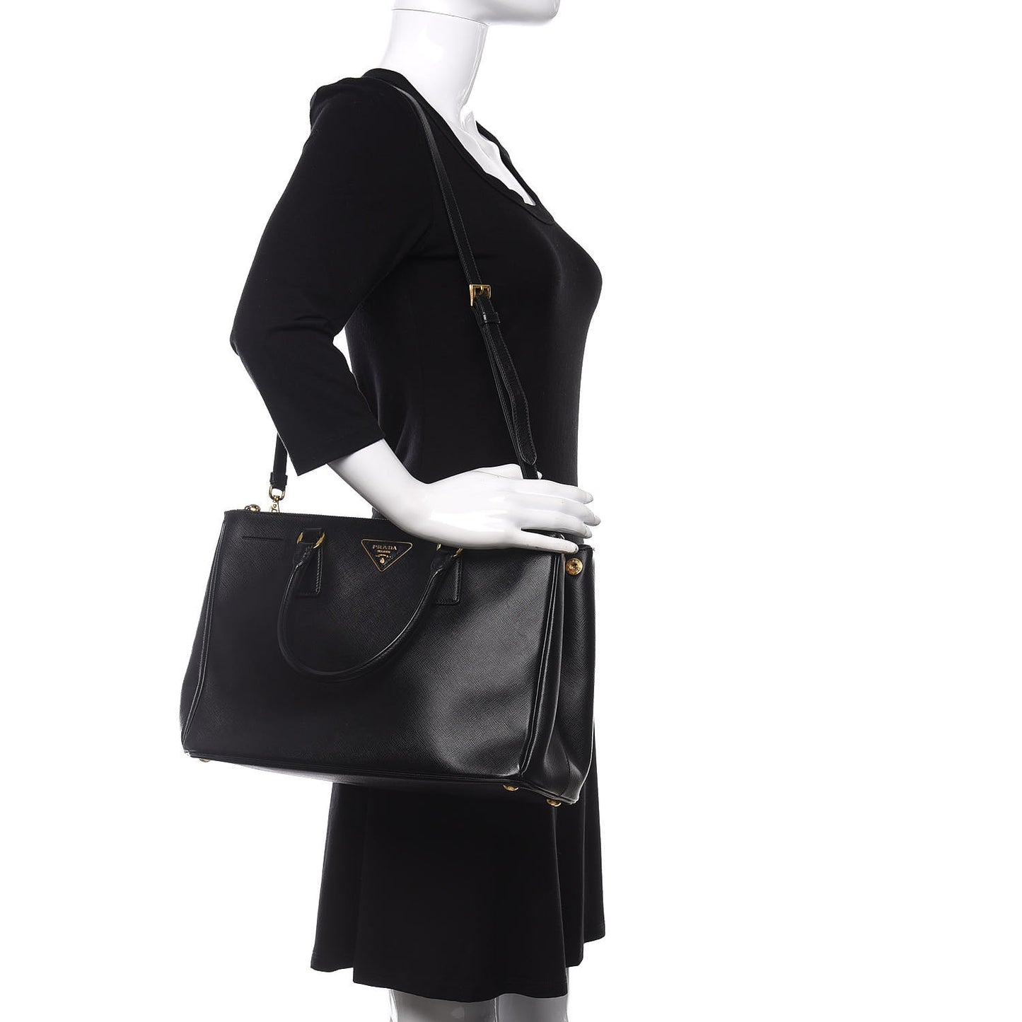 Saffiano Medium Galleria Double Zip Tote Black