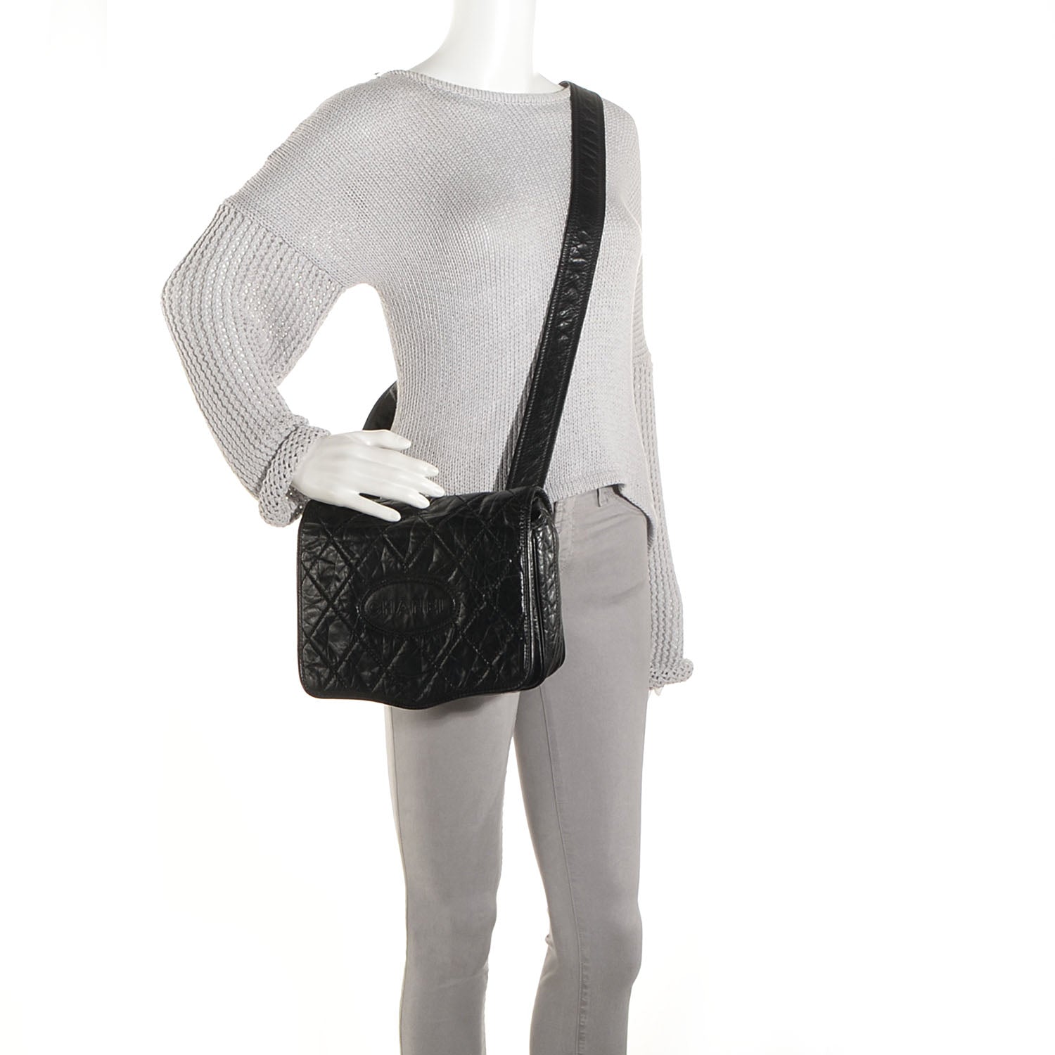 Chanel Aged Calfskin Vintage Ligne Messenger Flap Black 2 of 8