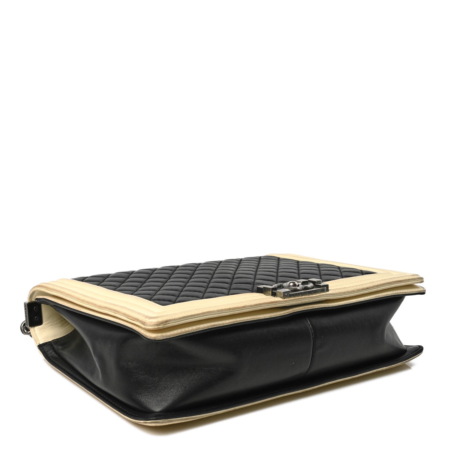 Lambskin Quilted Large Boy Flap Black White