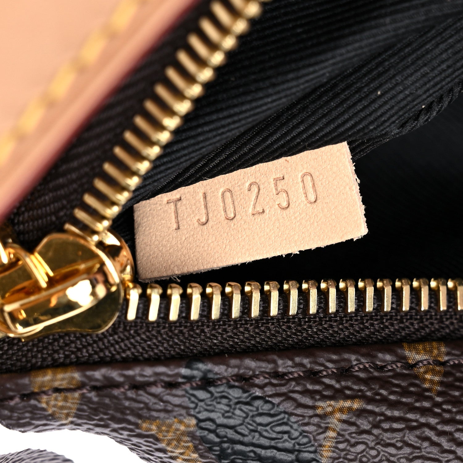 Louis Vuitton X LOL Monogram Bumbag Blue Silver 7 of 11