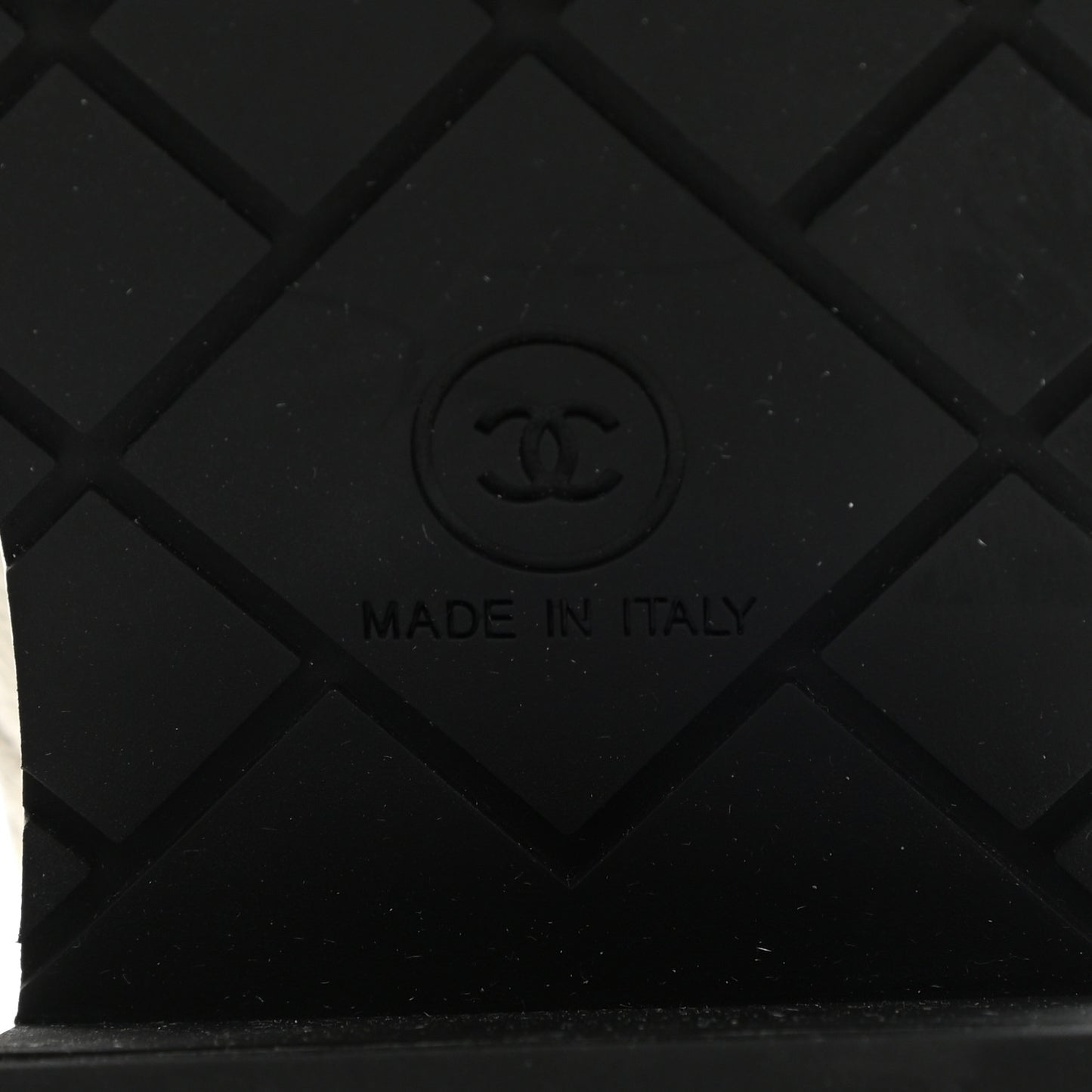 Pearly Calfskin Patent Calfskin Quilted Lace Up Boots 35 White Light Gray Black