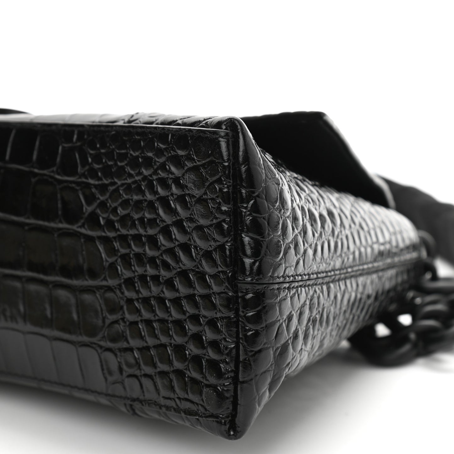 Calfskin Crocodile Embossed Monochrome S Downtown Chain Shoulder Bag Black