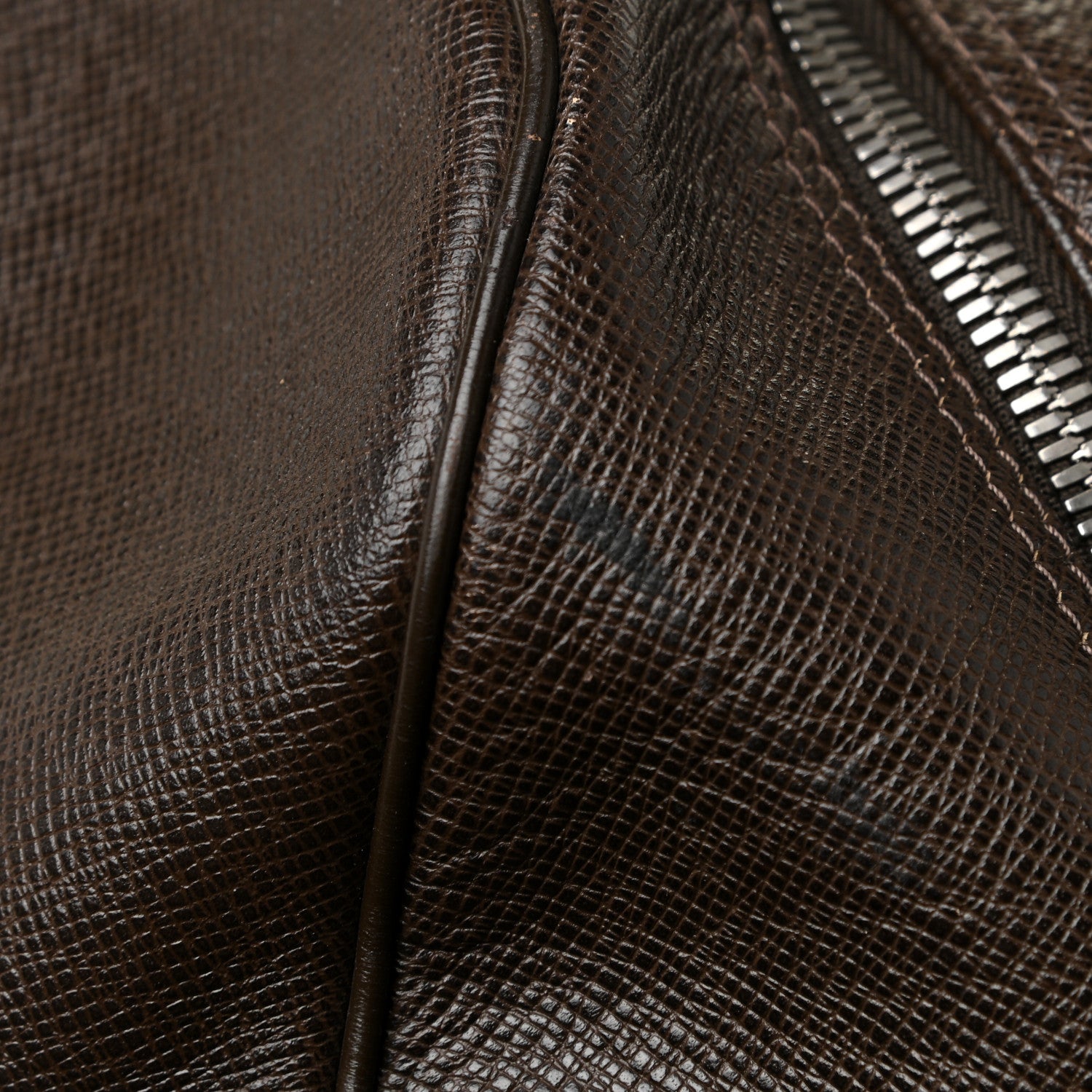 Louis Vuitton Taiga Kendall GM Acajou 17 of 23