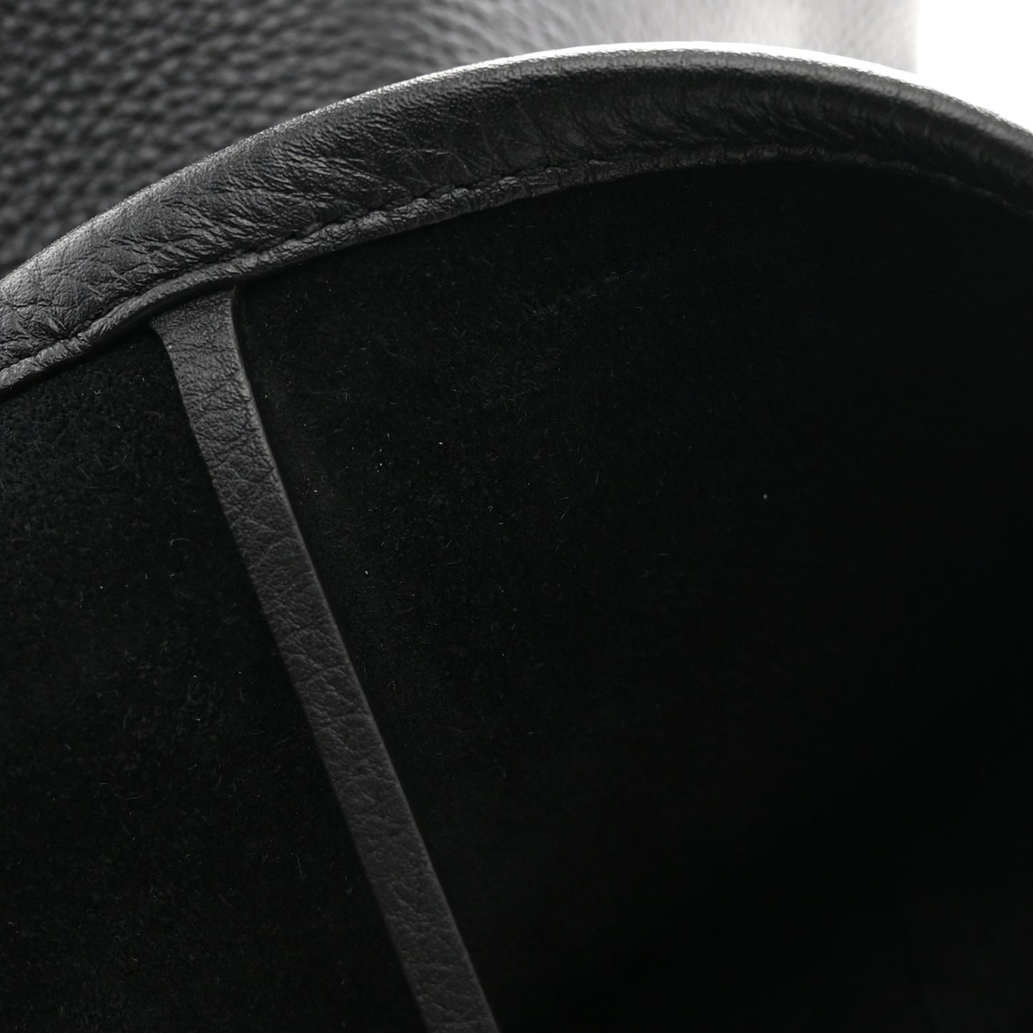Grained Calfskin Medium N/S Park Black