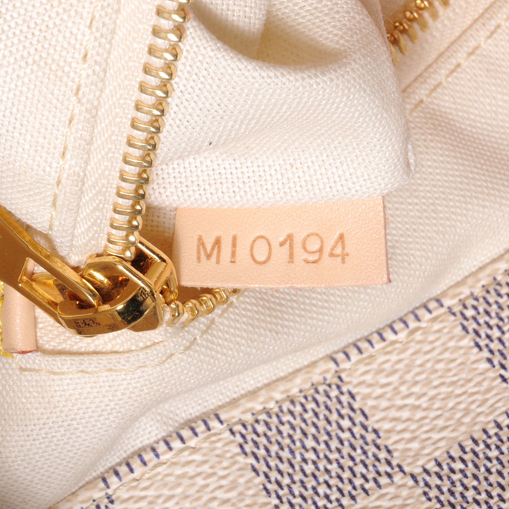 Louis Vuitton Damier Azur Cabas Adventure MM 7 of 7