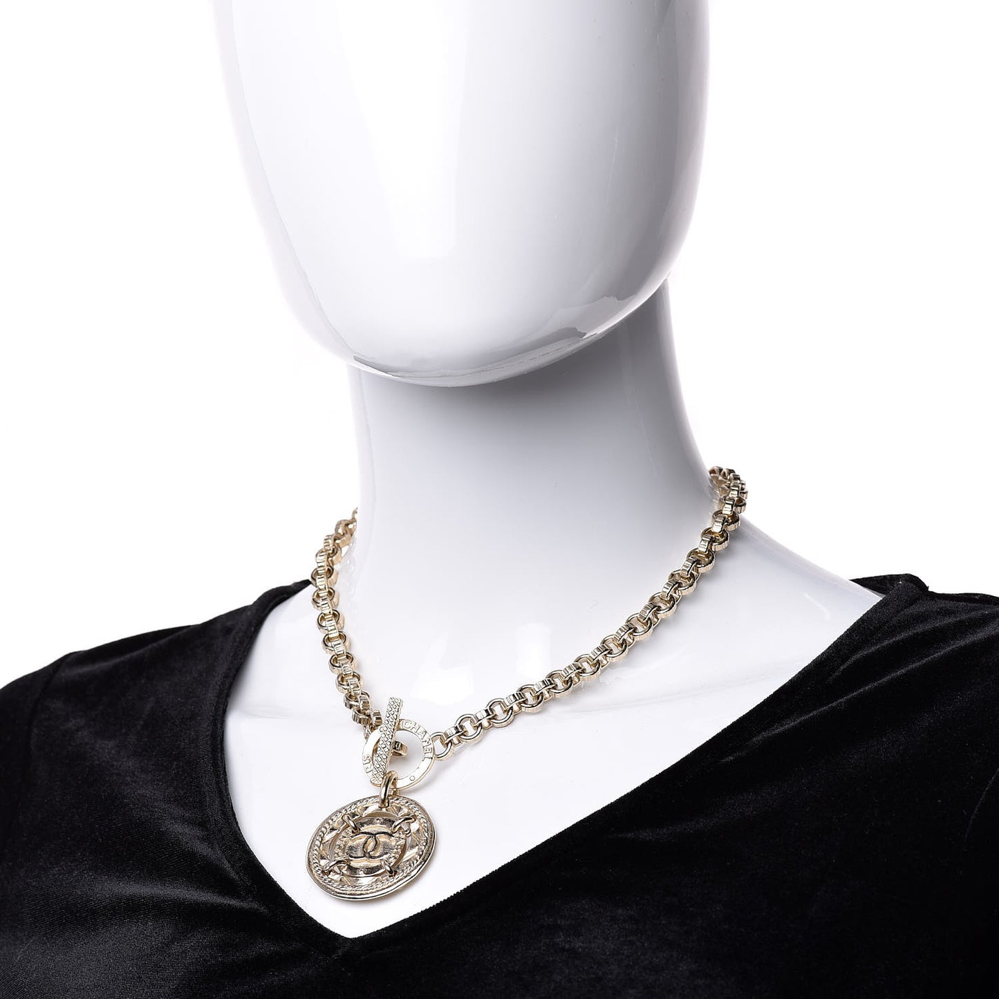 Medallion CC Chain Necklace Gold