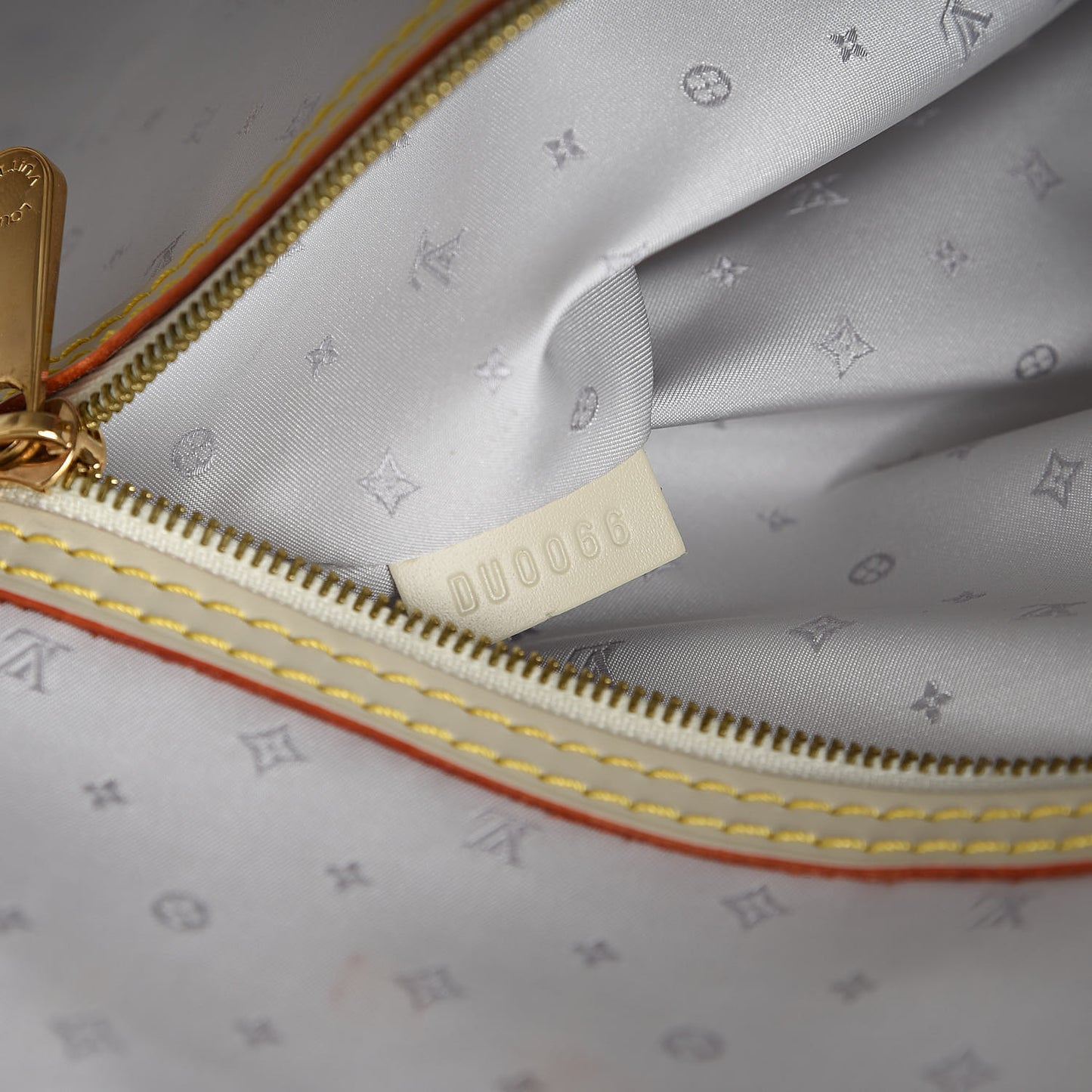 Suhali Lockit MM White
