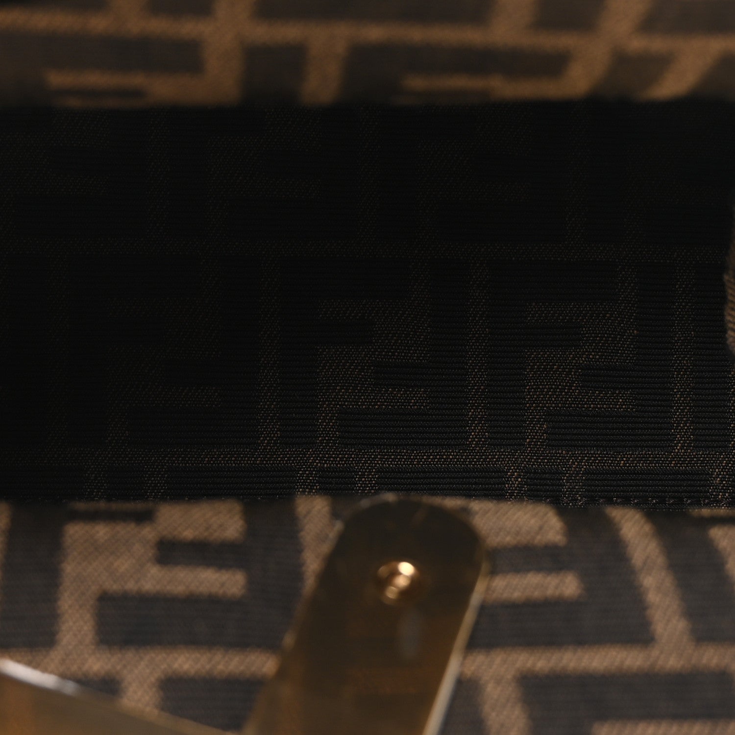 Fendi Shiny Nappa Midi Fendi First Ciclamino Pilar 5 of 11