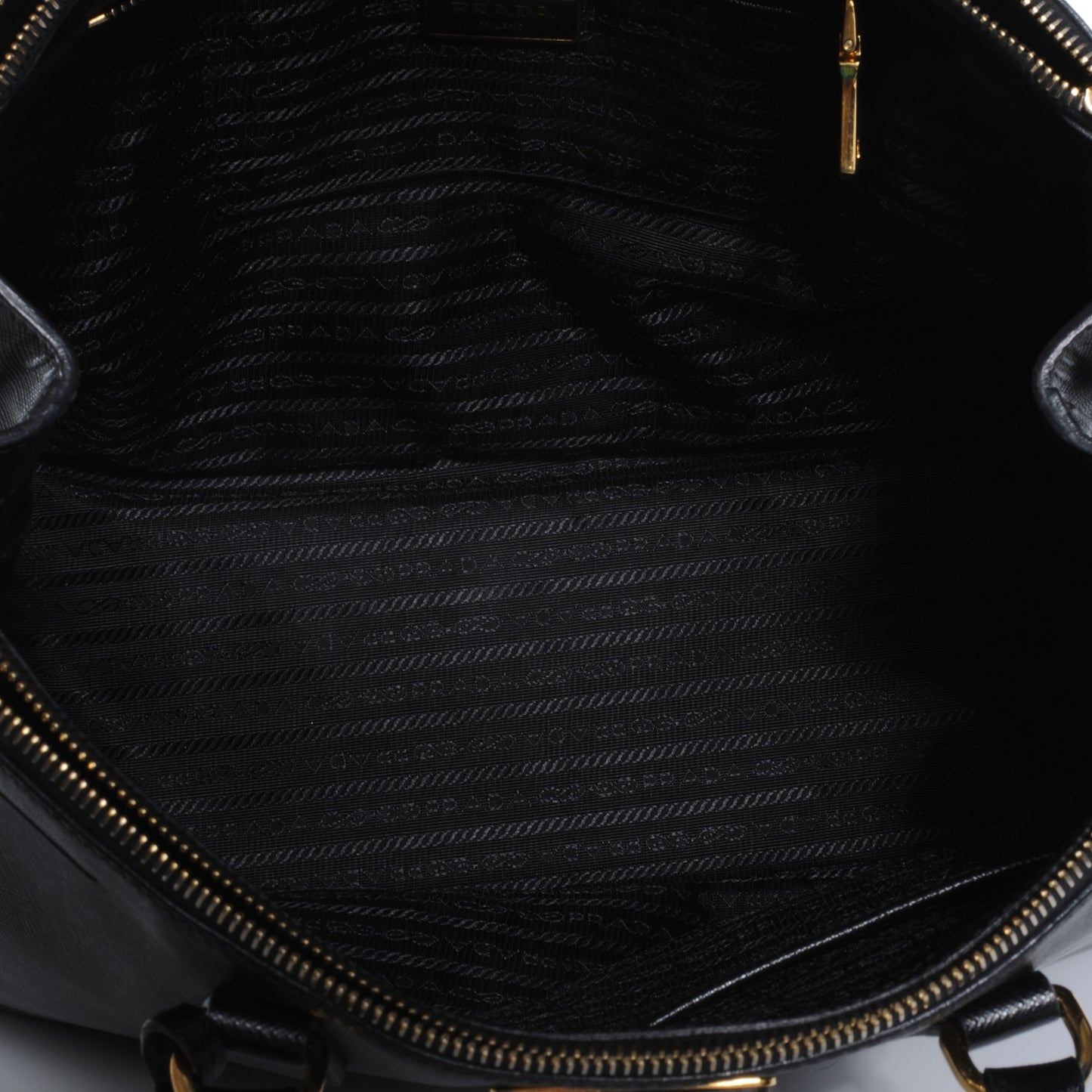 Saffiano Lux Medium Double Zip Tote Nero Black