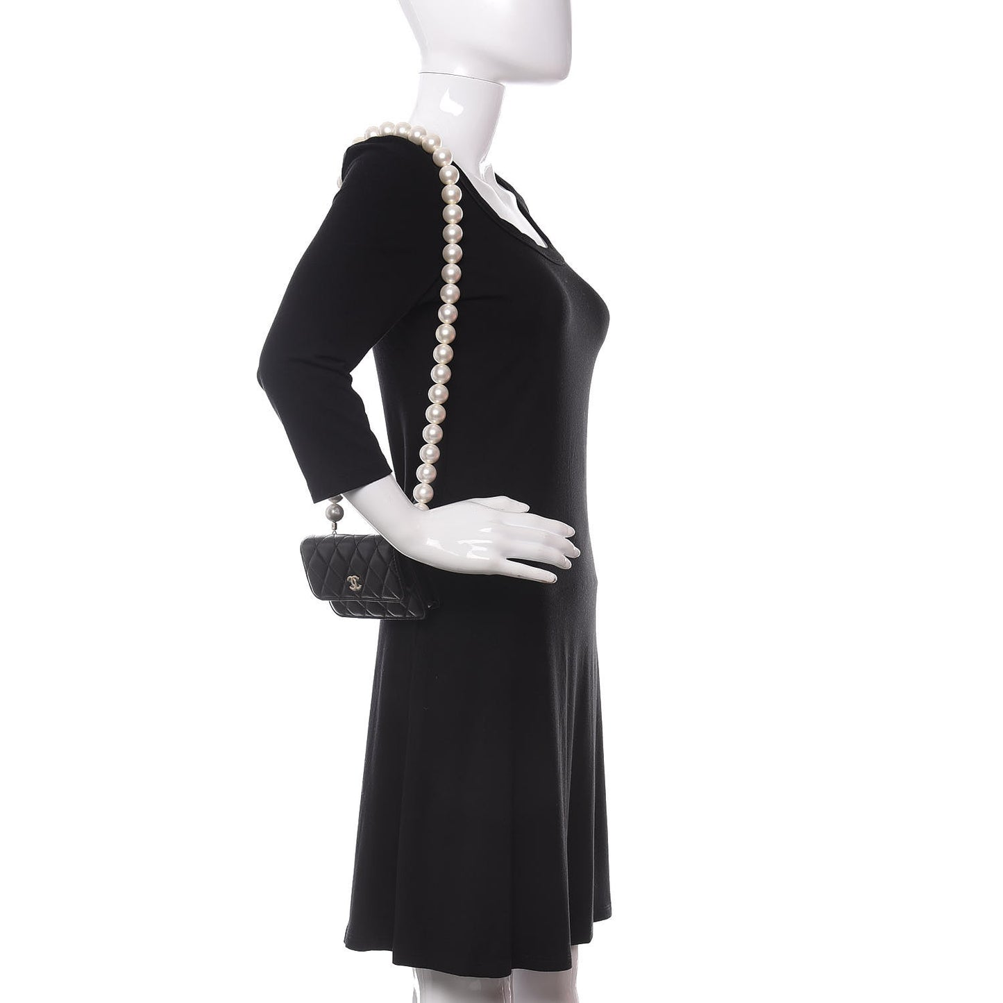 Calfskin Quilted Maxi Pearls Clutch With Chain Black