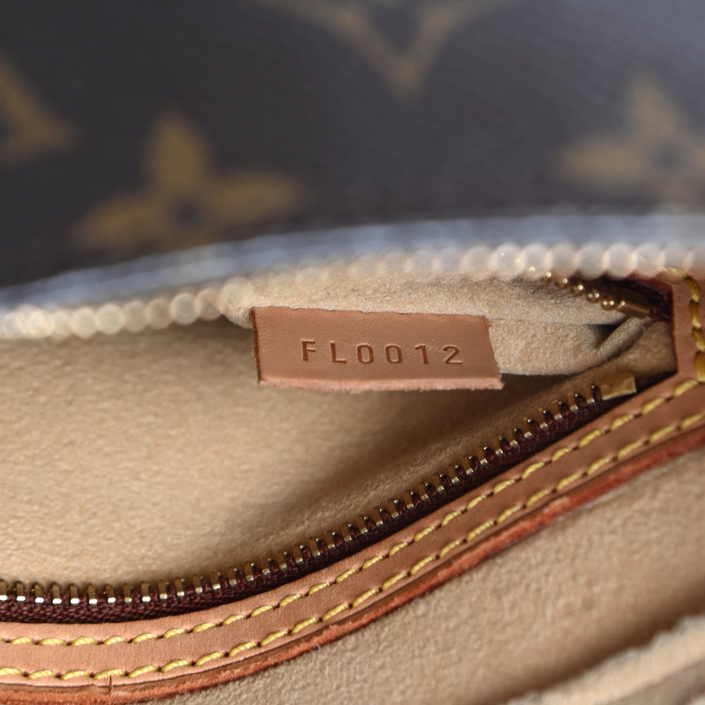 Monogram Looping MM