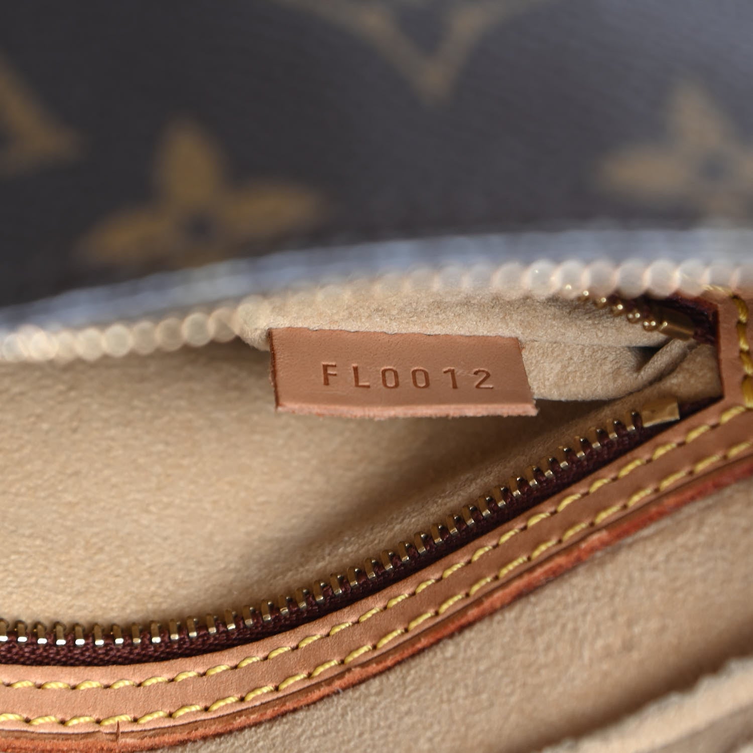 Louis Vuitton Monogram Looping MM 7 of 10
