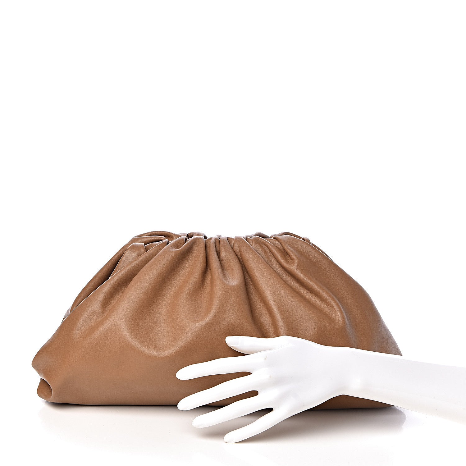 Bottega Veneta Smooth Butter Calf The Pouch Oversized Clutch Cammello 2 of 9