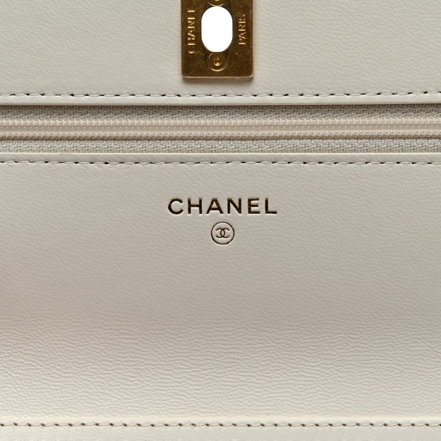 Lambskin Quilted CC Pearl Crush Wallet on Chain WOC White
