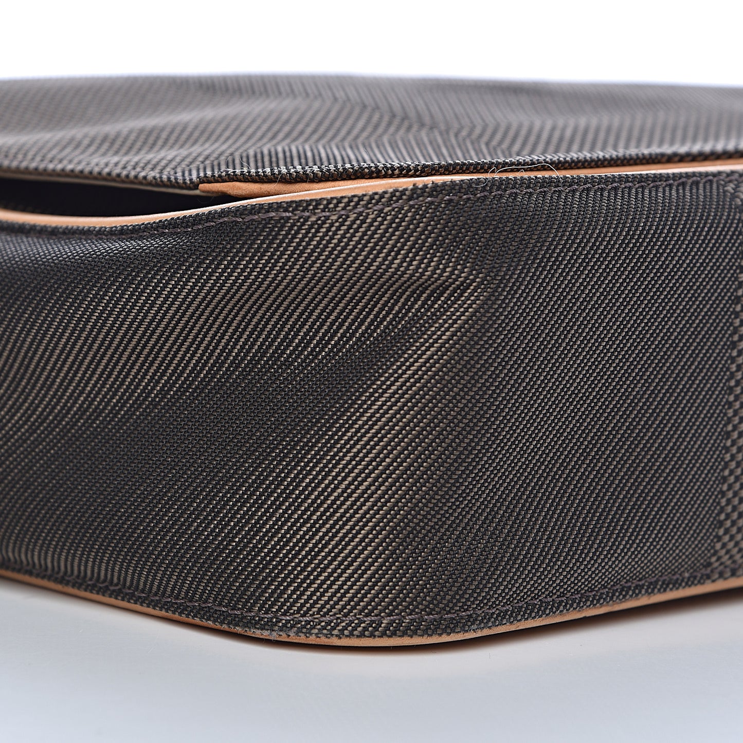 Damier Geant Messenger Bag Terre