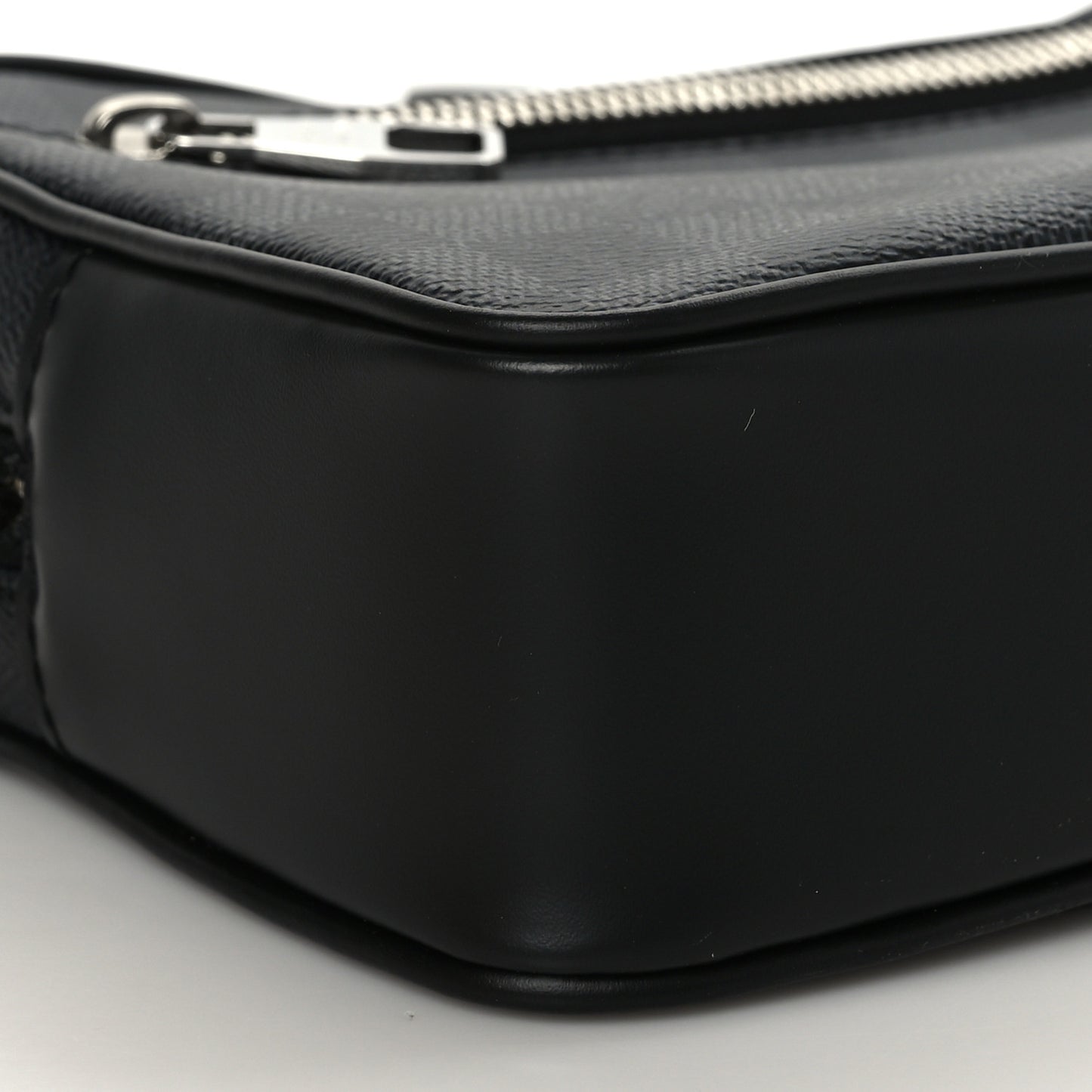 Damier Graphite Kasai Clutch