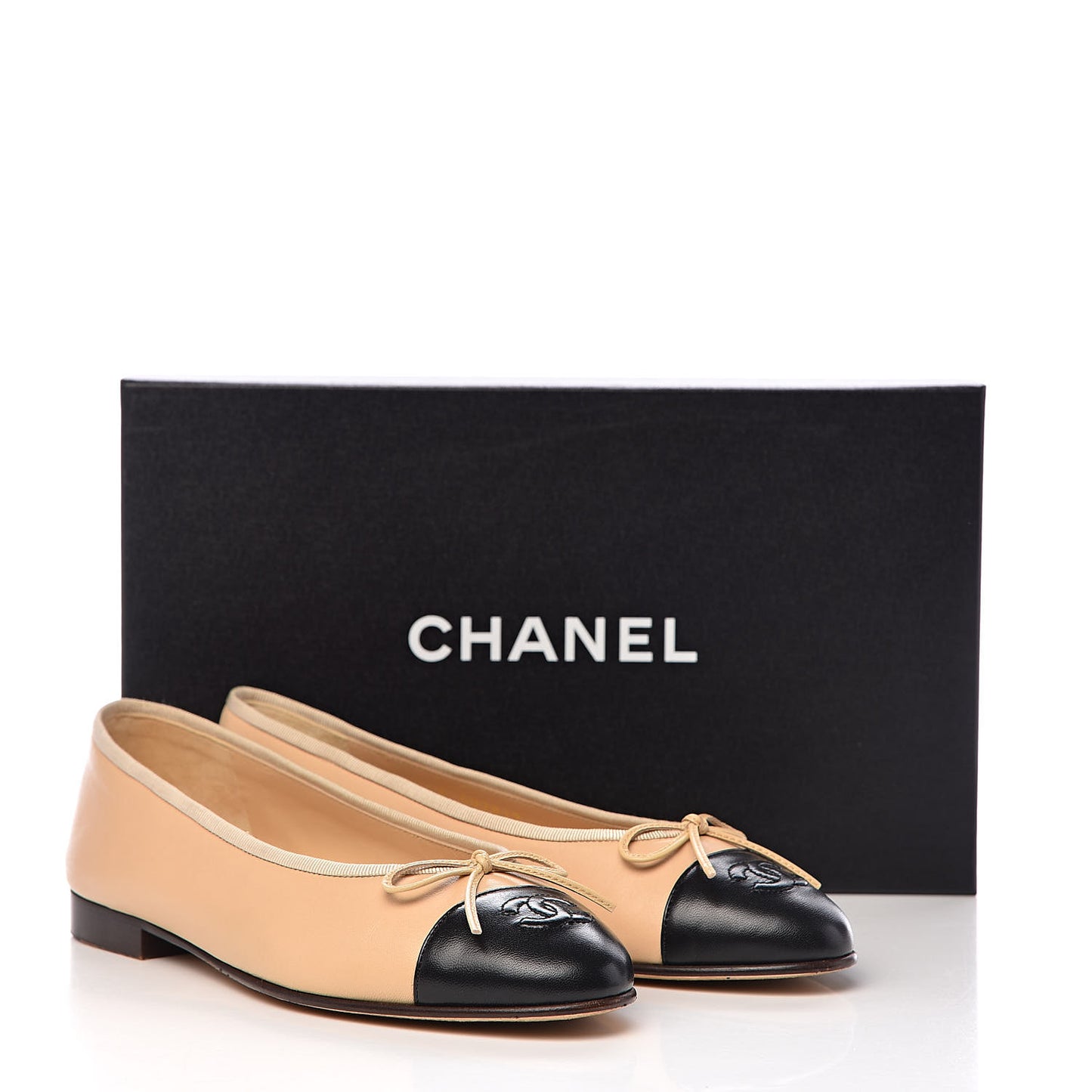 Lambskin Cap Toe CC Ballerina Flats 38 Beige Black