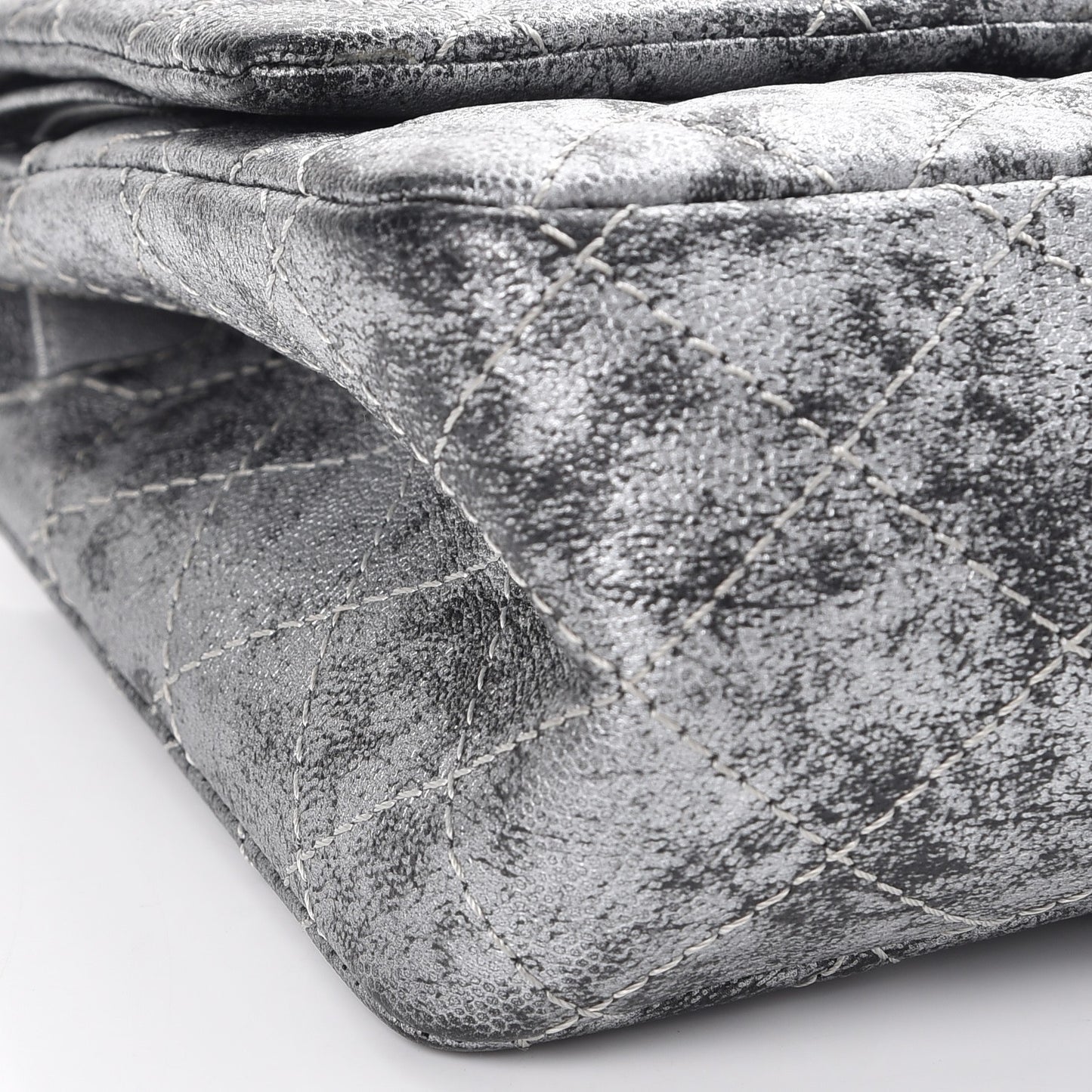 Metallic Caviar Quilted 2.55 Reissue 226 Flap Silver Black