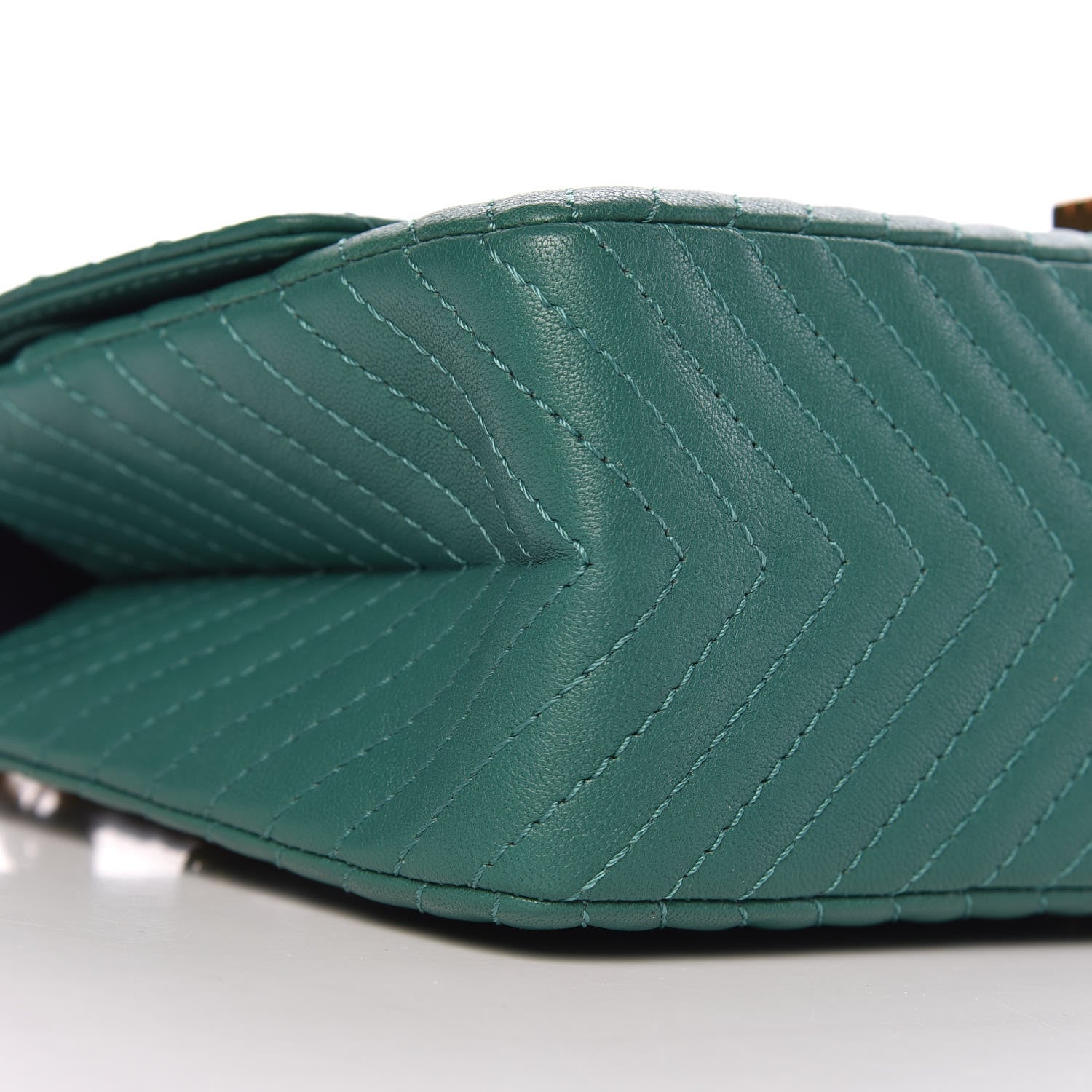 Chanel Sheepskin Chevron Quilted 2.55 Reissue 226 Flap Green 8 of 9