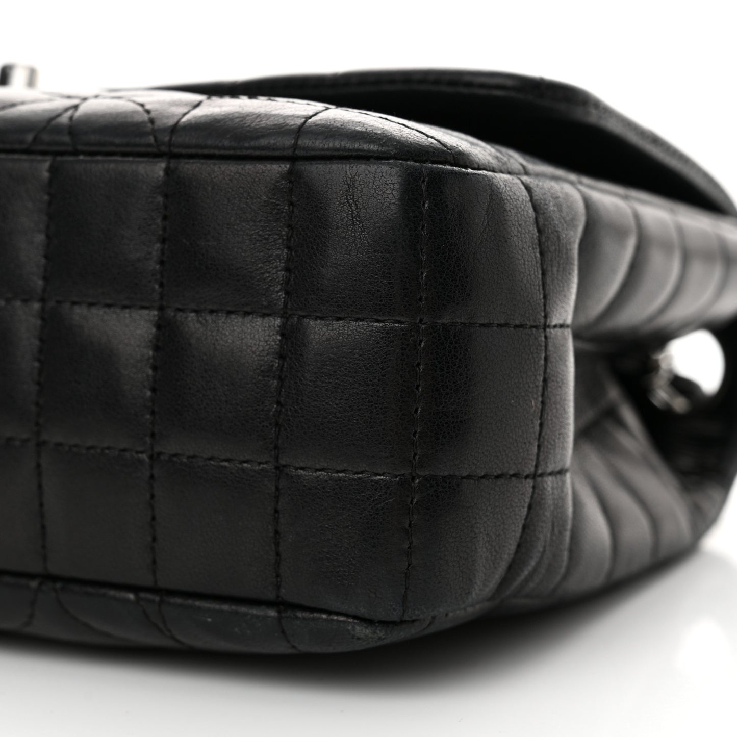 Lambskin Quilted Lady Graphic Flap Black