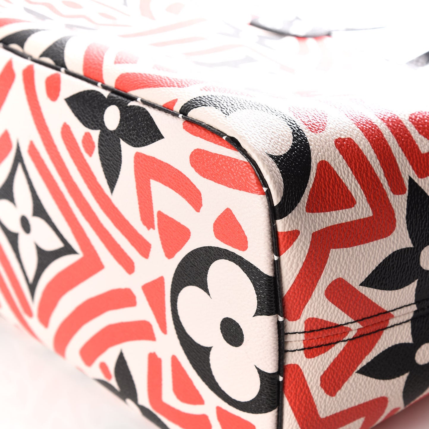 Monogram Giant Crafty Neverfull MM Creme Rouge Black