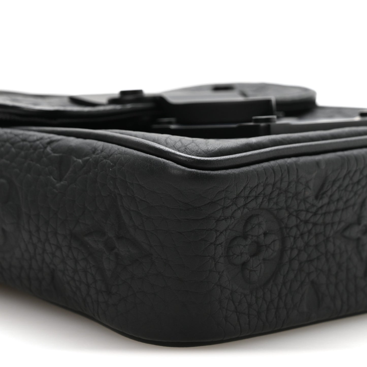 Taurillon Monogram Pico S Lock Ultra Black