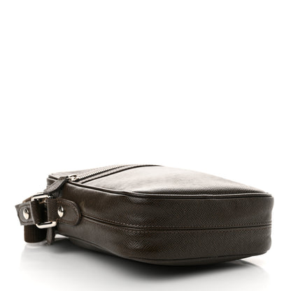 Louis Vuitton Taiga Dimitri Grizzli 4 of 13