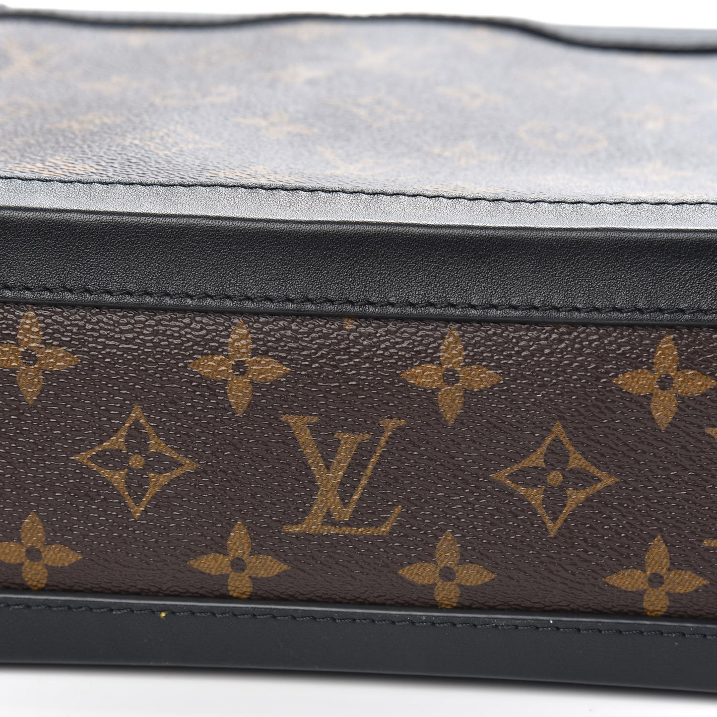Monogram Solar Ray Soft Trunk