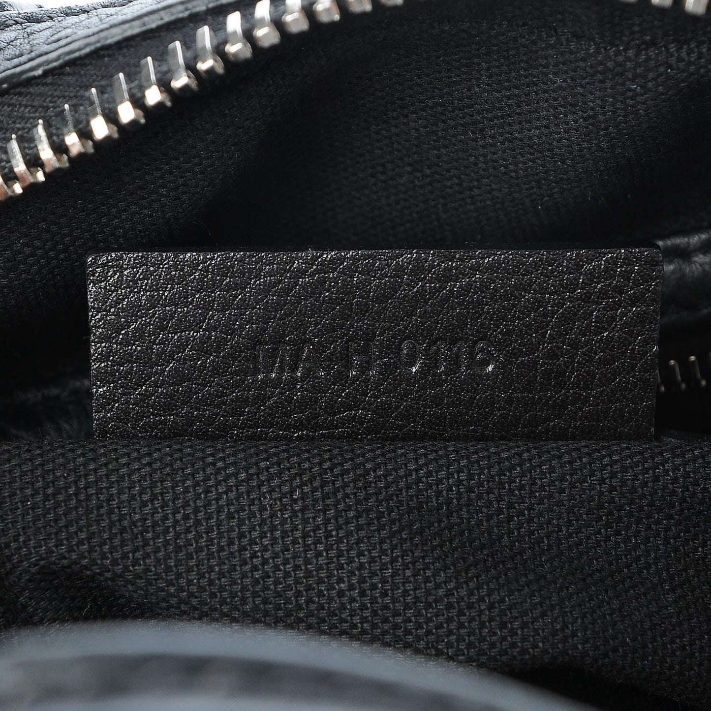 Waxed Calfskin Micro Nightingale Black