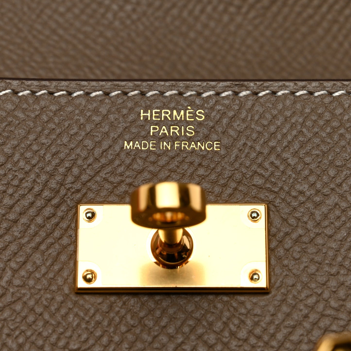 Epsom Kelly Longue Wallet Etoupe